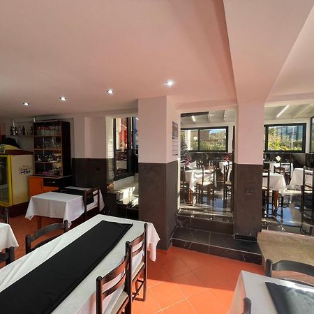 Peshkepi Hotel Bar Restaurant Mete מראה חיצוני תמונה