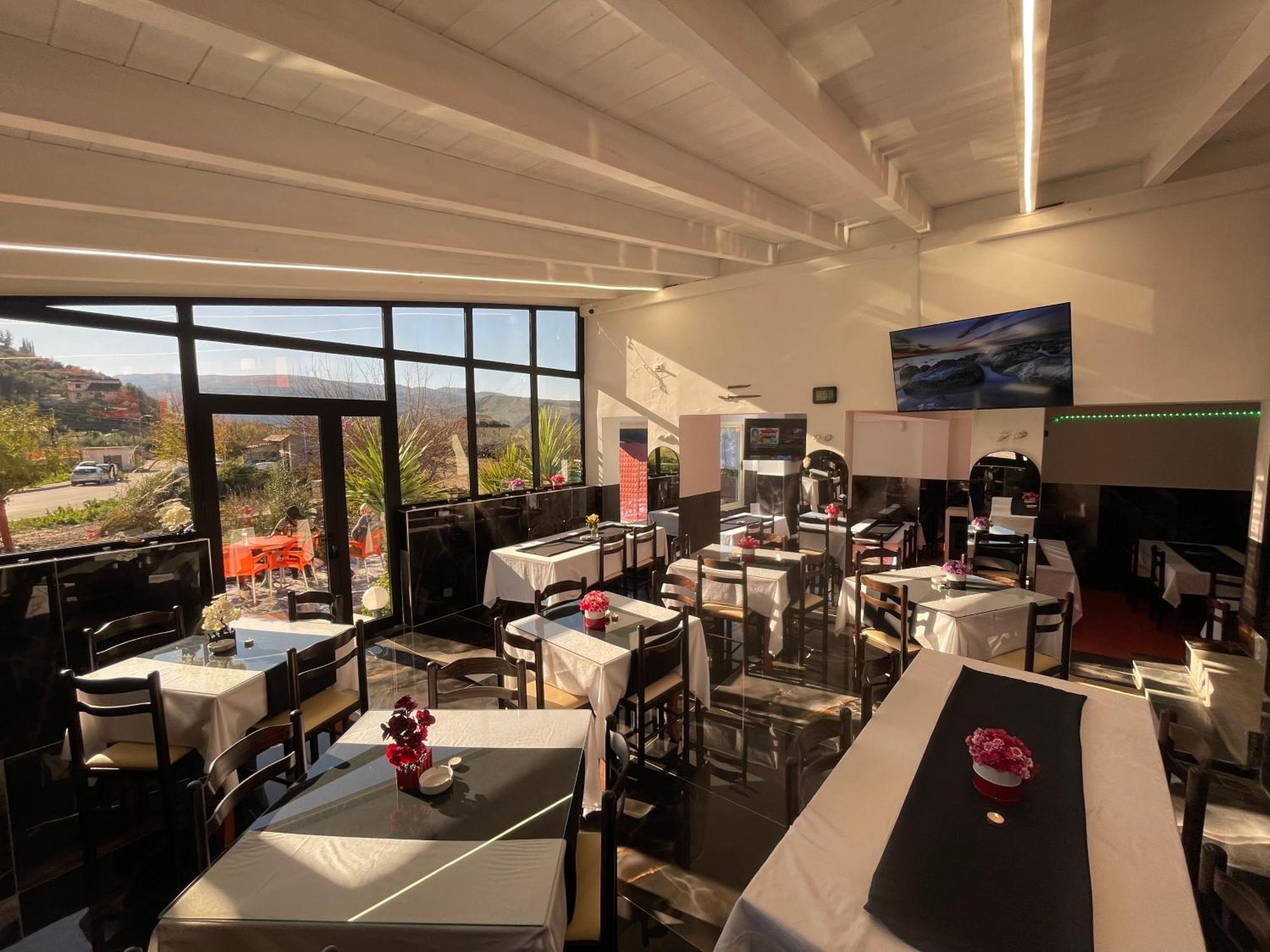 Peshkepi Hotel Bar Restaurant Mete מראה חיצוני תמונה