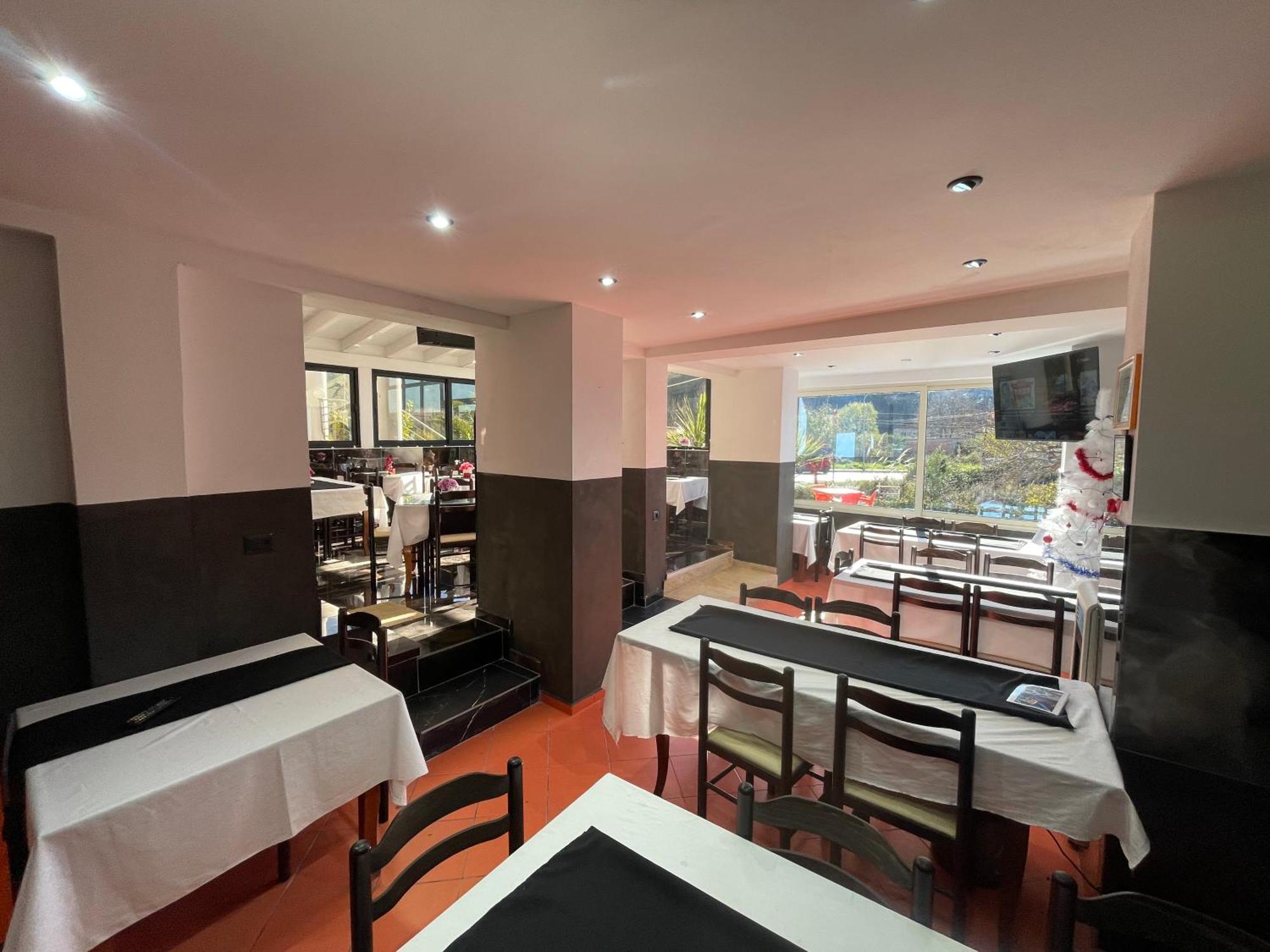 Peshkepi Hotel Bar Restaurant Mete מראה חיצוני תמונה