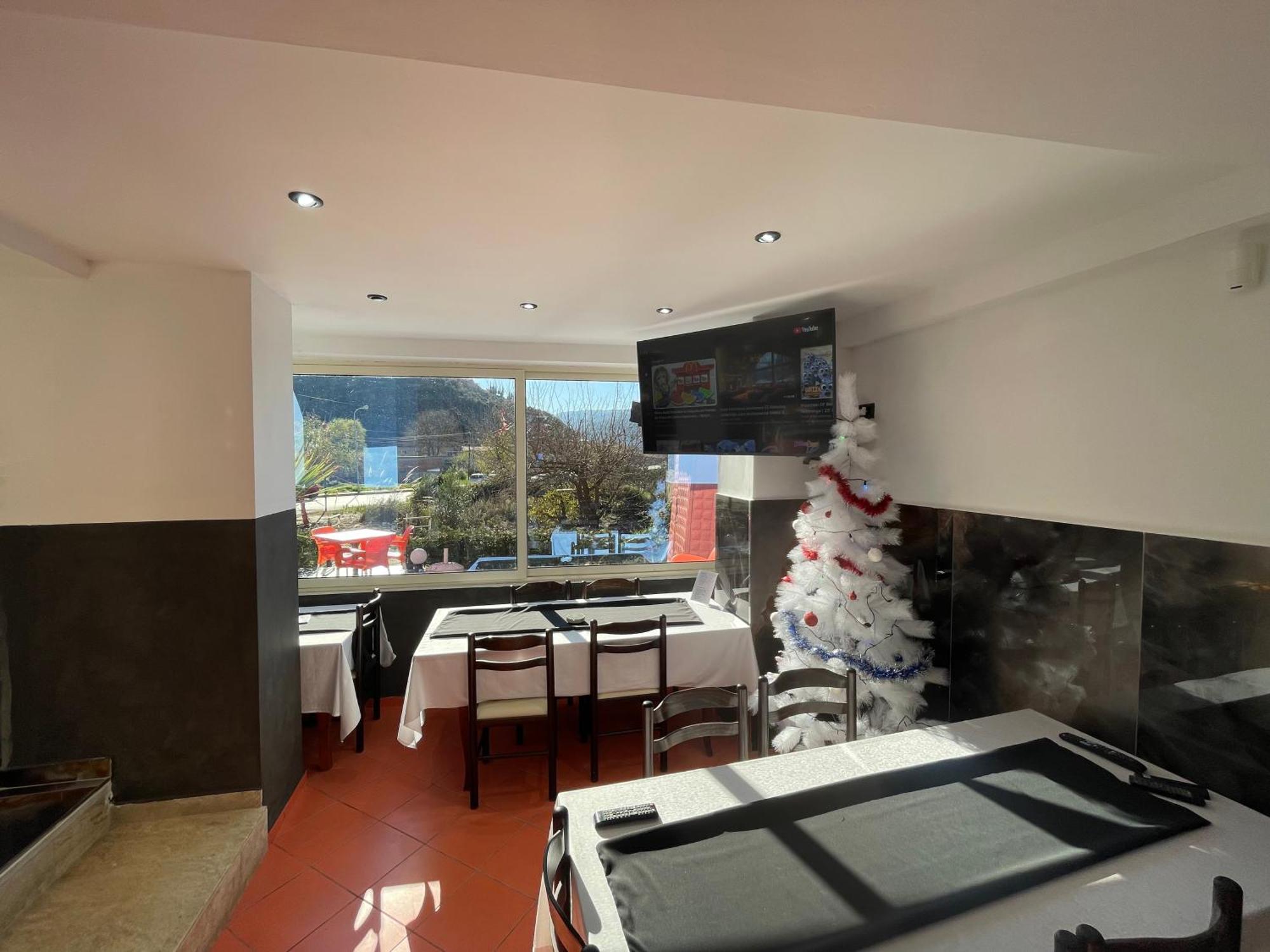 Peshkepi Hotel Bar Restaurant Mete מראה חיצוני תמונה